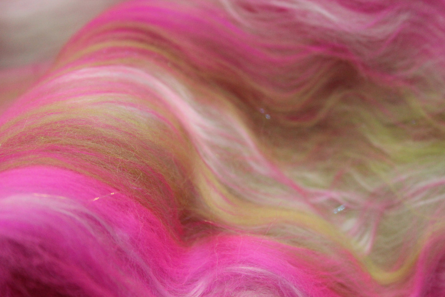 Merino Art Batt  - Pink Green  - 68 grams 2.3 oz - Wool for felting, spinning and weaving