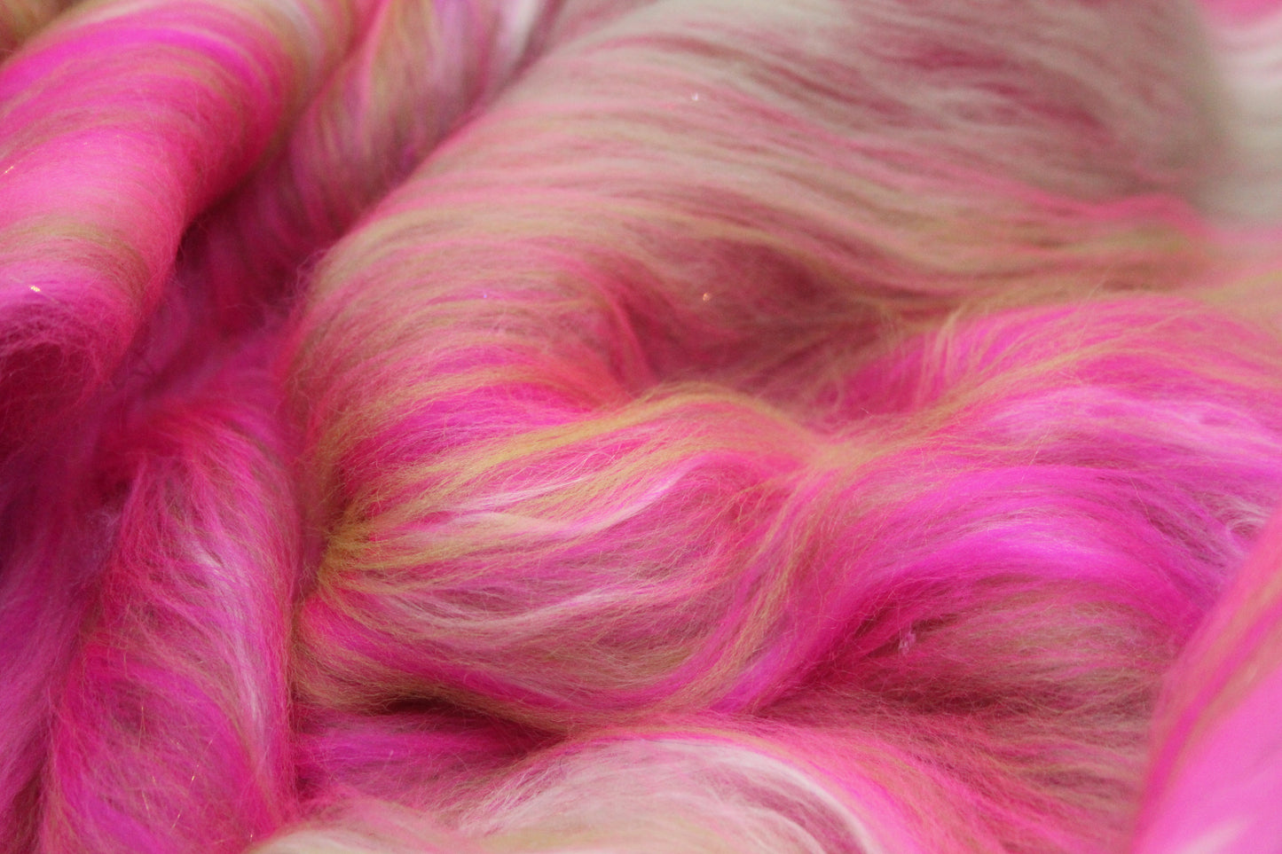Merino Art Batt  - Pink Green  - 68 grams 2.3 oz - Wool for felting, spinning and weaving
