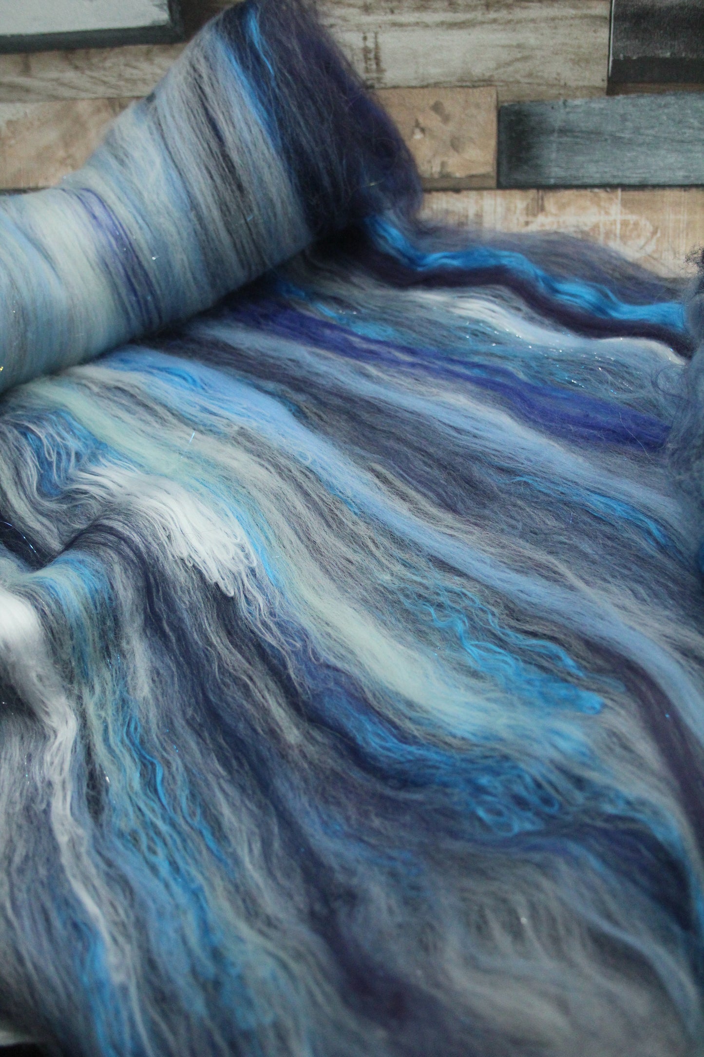 Merino Art Batt  - Blue White - 72 grams 2.5 oz - Wool for felting, spinning and weaving