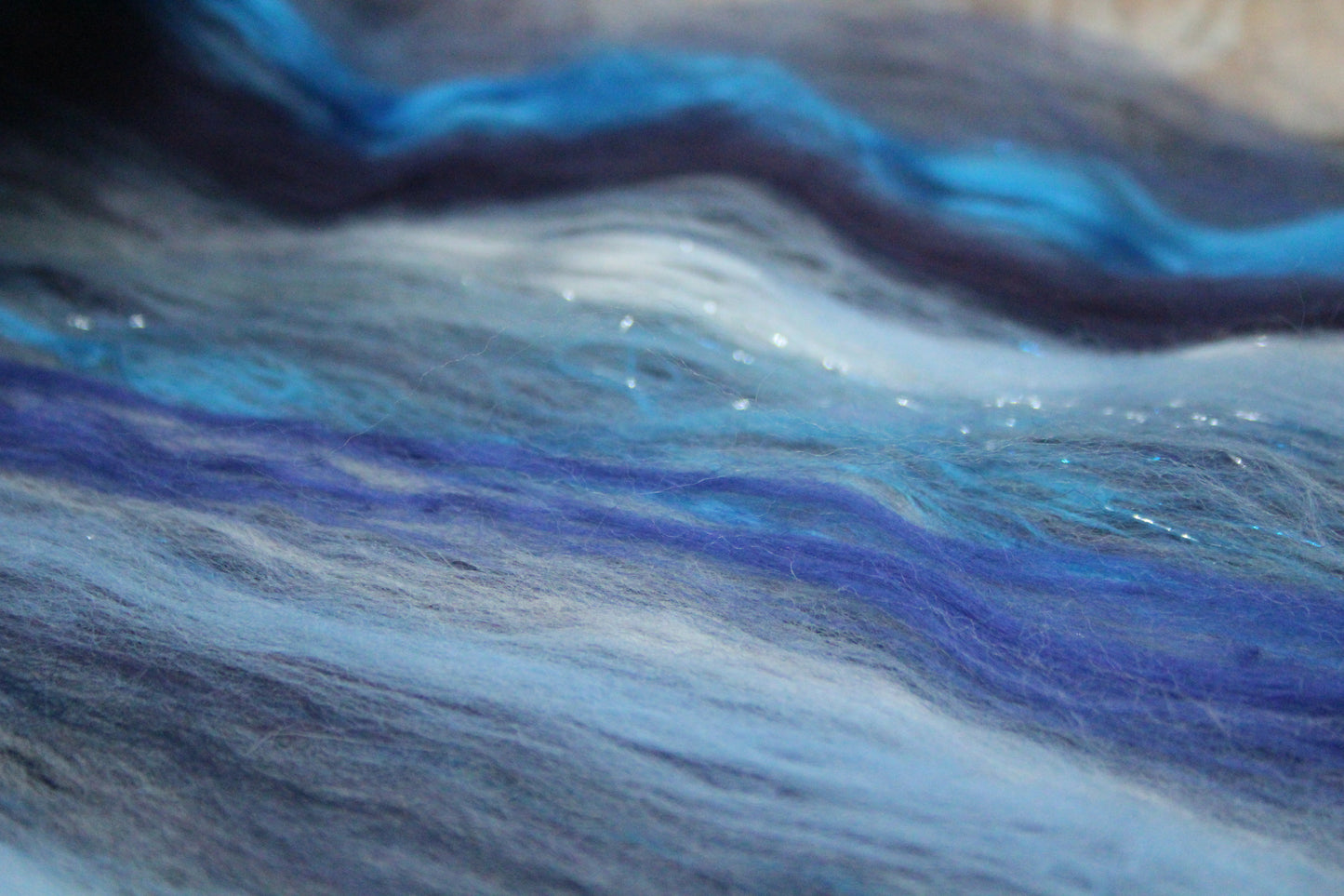 Merino Art Batt  - Blue White - 72 grams 2.5 oz - Wool for felting, spinning and weaving