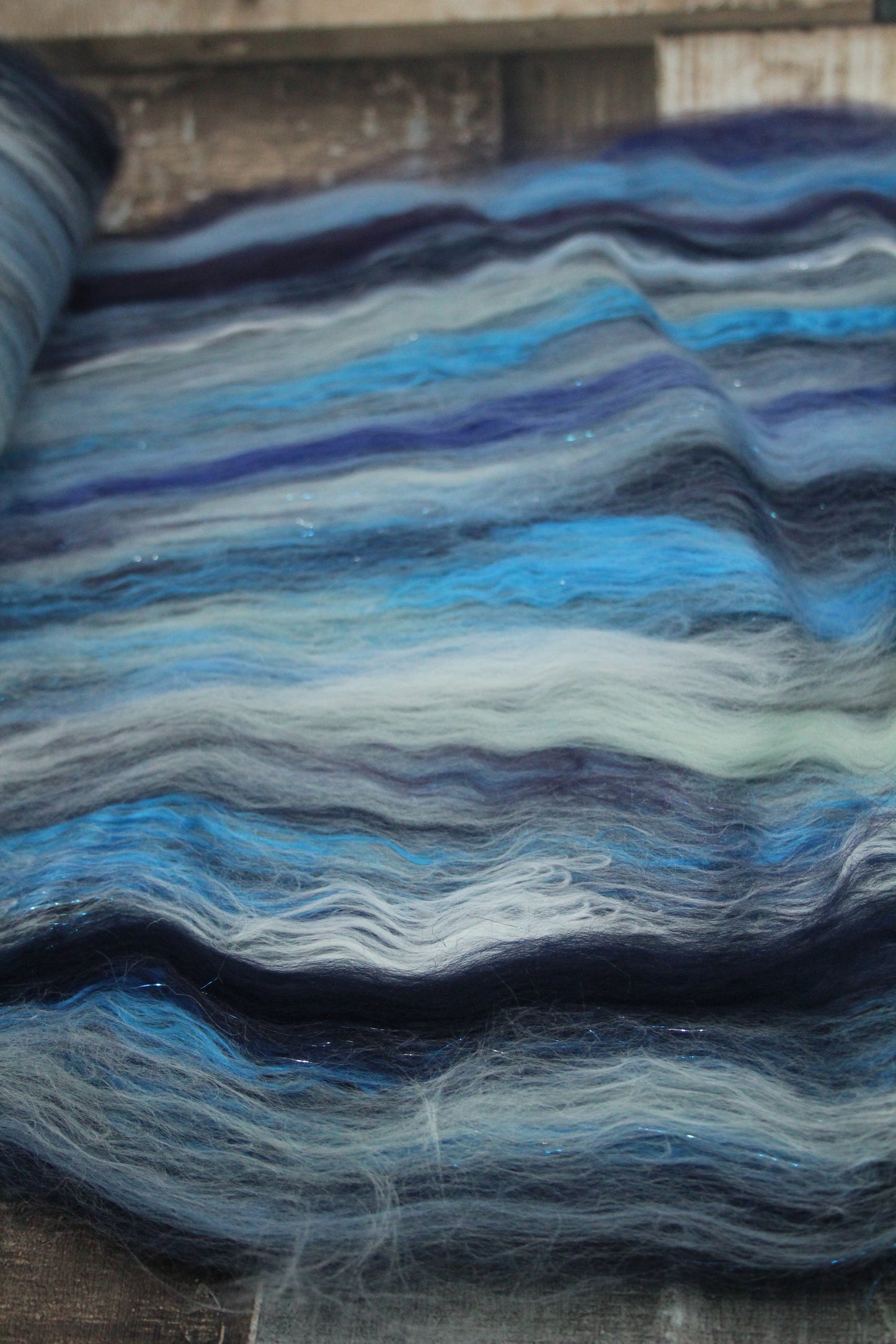 Merino Art Batt  - Blue White - 72 grams 2.5 oz - Wool for felting, spinning and weaving