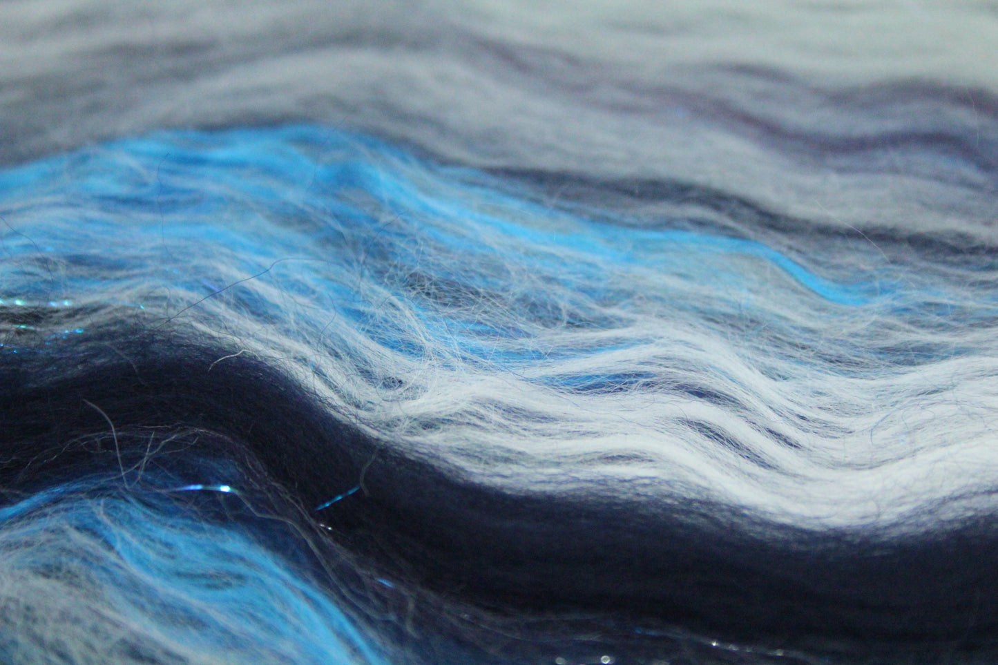 Merino Art Batt  - Blue White - 72 grams 2.5 oz - Wool for felting, spinning and weaving