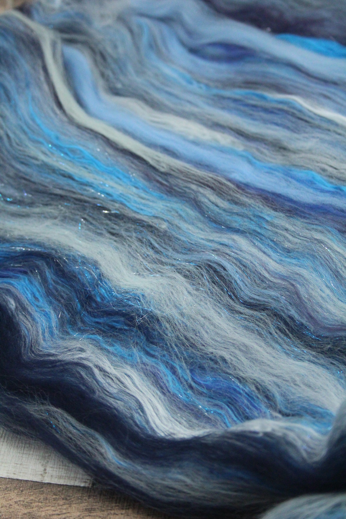 Merino Art Batt  - Blue White - 72 grams 2.5 oz - Wool for felting, spinning and weaving