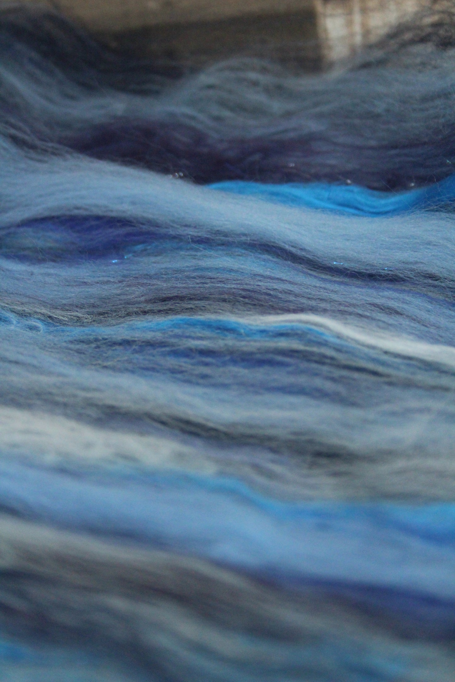 Merino Art Batt  - Blue White - 72 grams 2.5 oz - Wool for felting, spinning and weaving