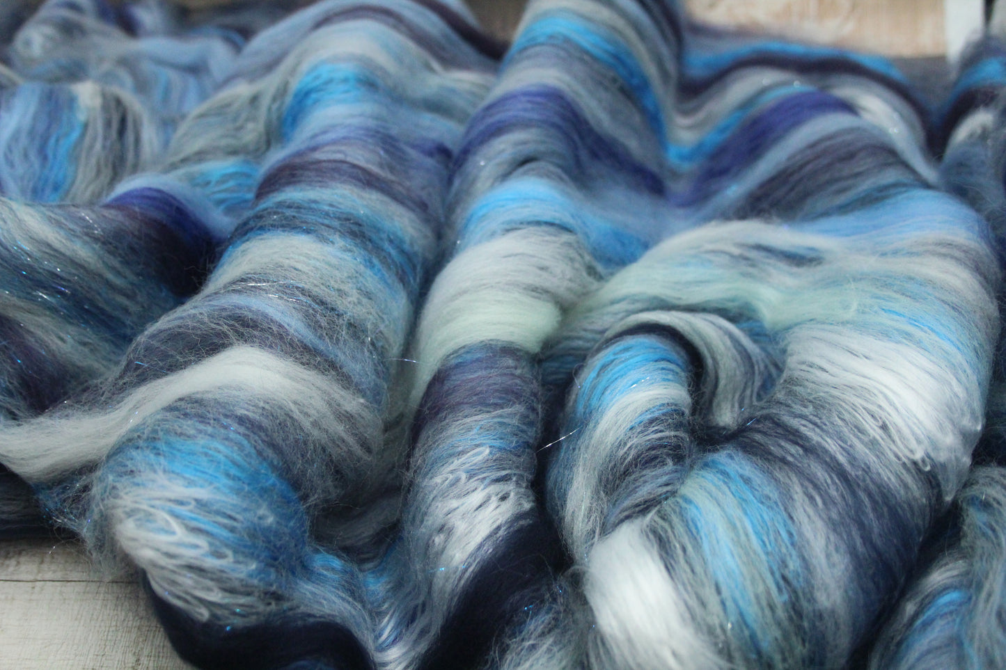 Merino Art Batt  - Blue White - 72 grams 2.5 oz - Wool for felting, spinning and weaving
