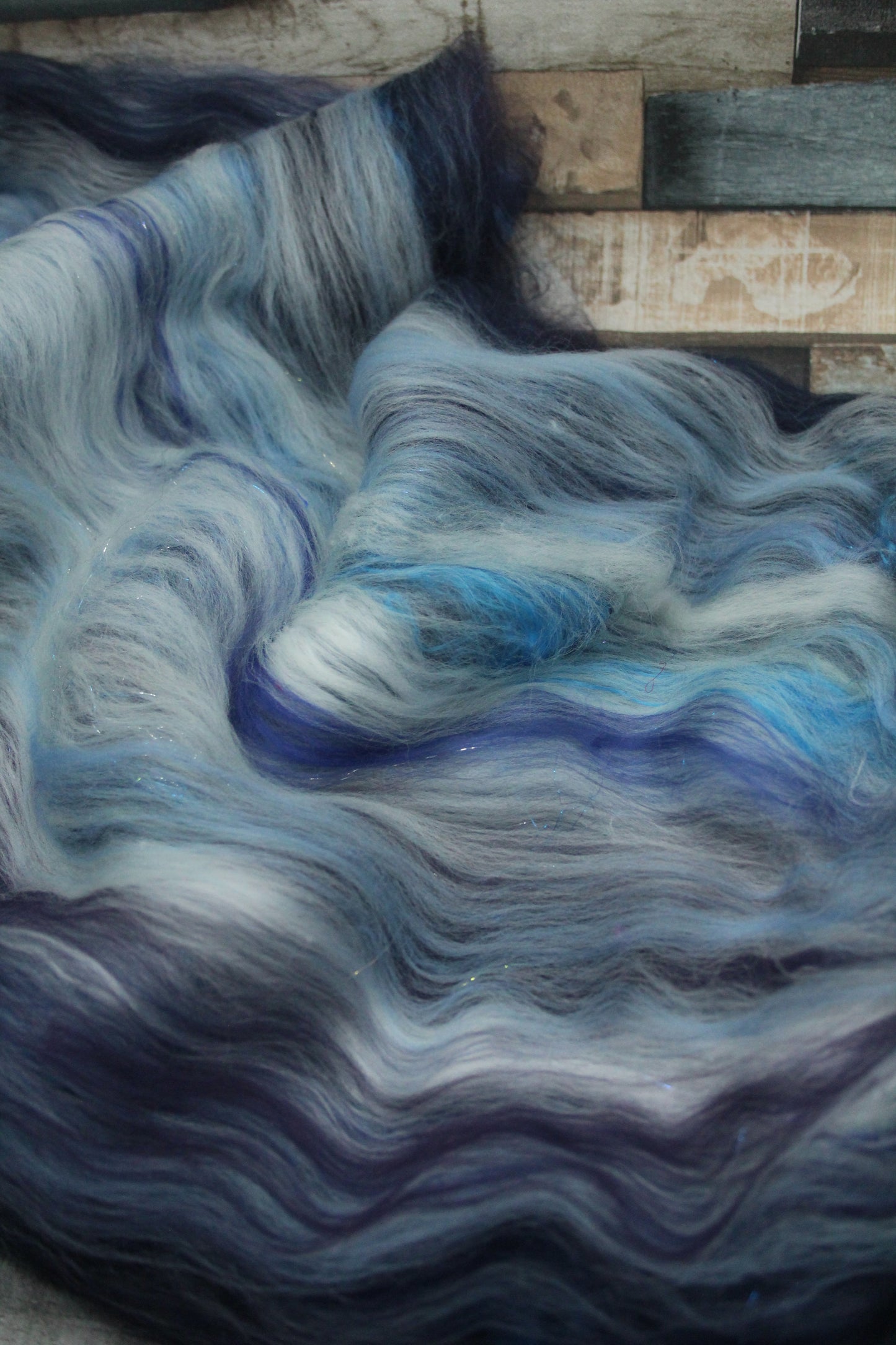 Merino Art Batt  - Blue White - 72 grams 2.5 oz - Wool for felting, spinning and weaving