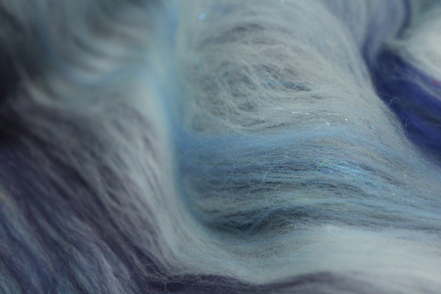 Merino Art Batt  - Blue White - 72 grams 2.5 oz - Wool for felting, spinning and weaving