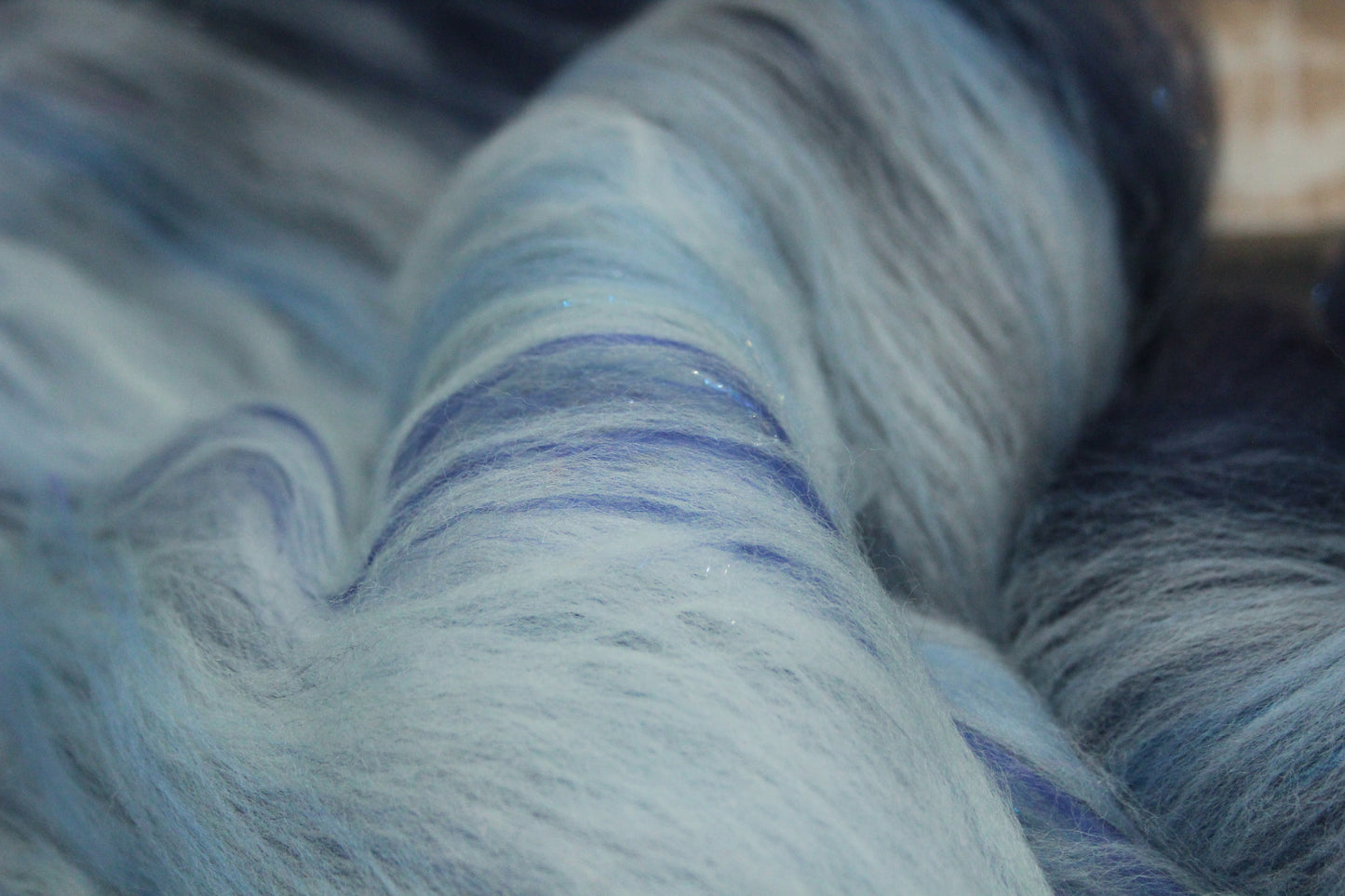 Merino Art Batt  - Blue White - 72 grams 2.5 oz - Wool for felting, spinning and weaving