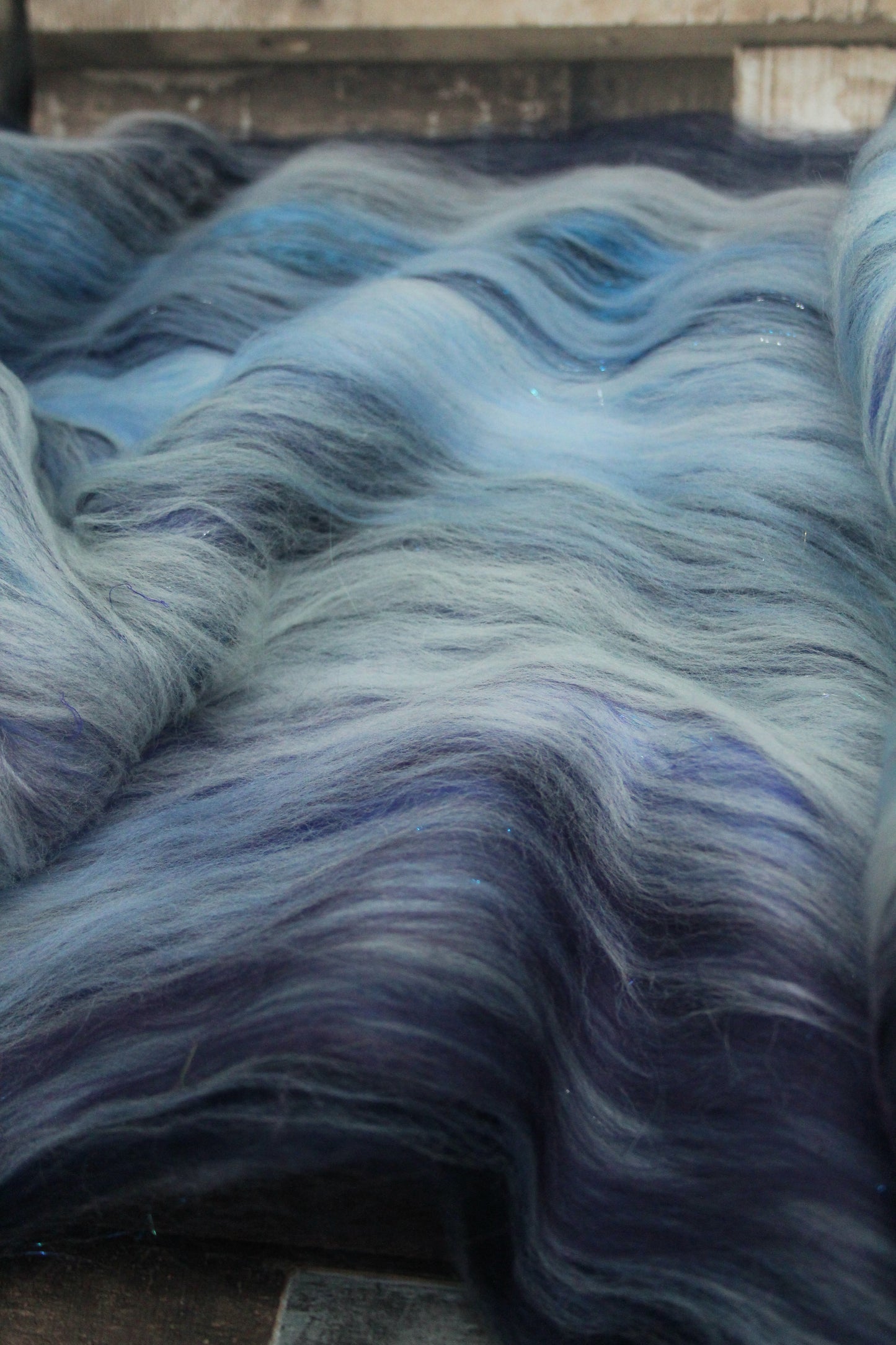 Merino Art Batt  - Blue White - 72 grams 2.5 oz - Wool for felting, spinning and weaving