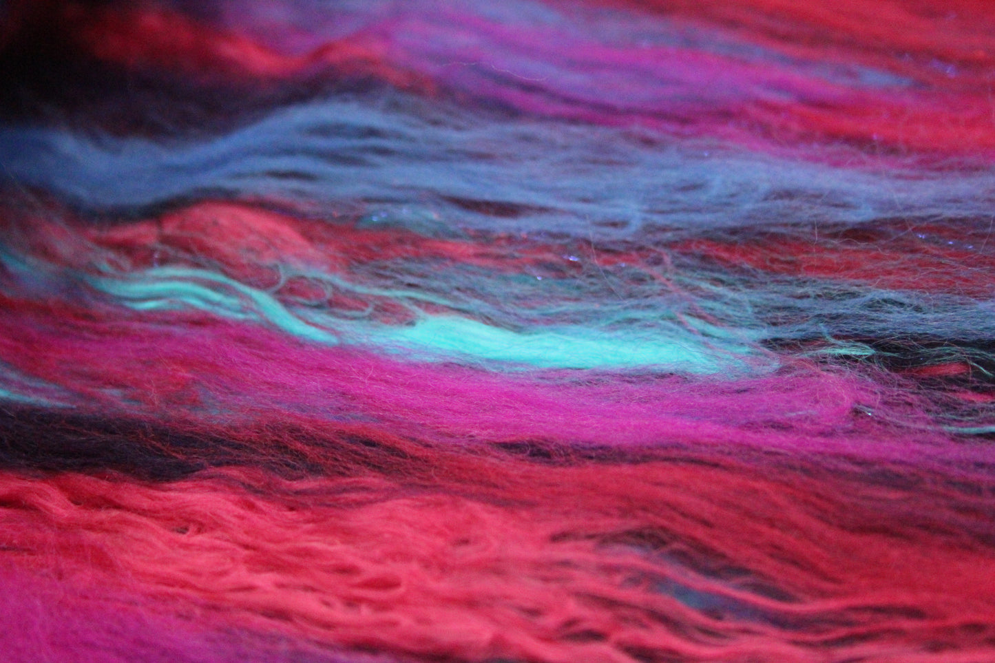 Merino Art Batt  - Red Purple Pink -  67 grams 2.3 oz - Wool for felting, spinning and weaving