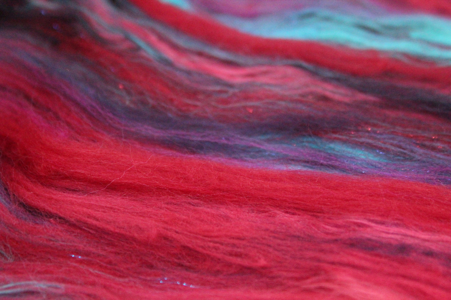 Merino Art Batt  - Red Purple Pink -  67 grams 2.3 oz - Wool for felting, spinning and weaving