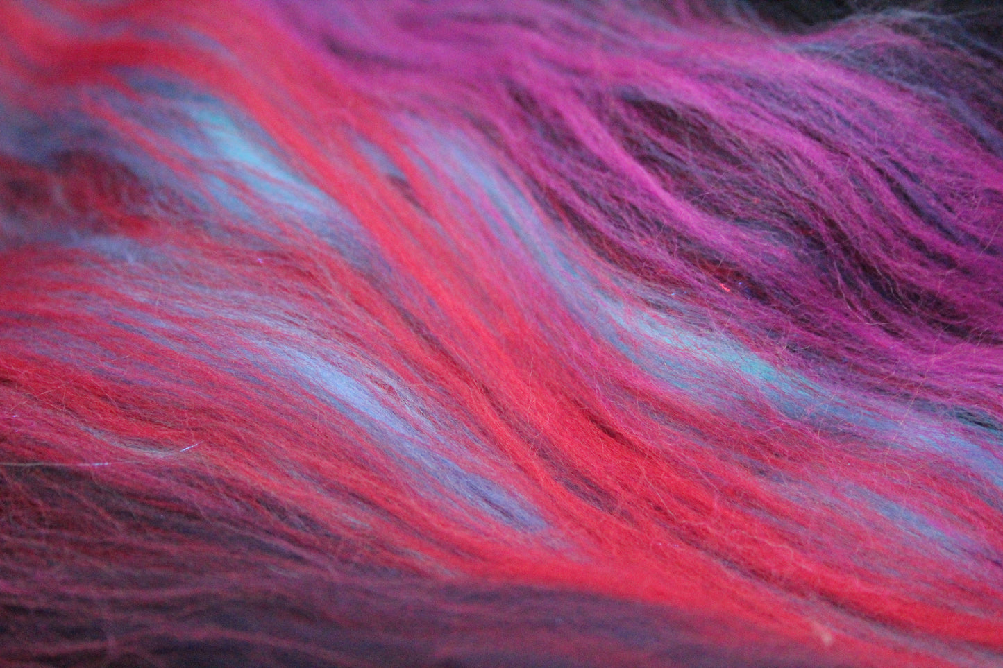 Merino Art Batt  - Red Purple Pink -  67 grams 2.3 oz - Wool for felting, spinning and weaving