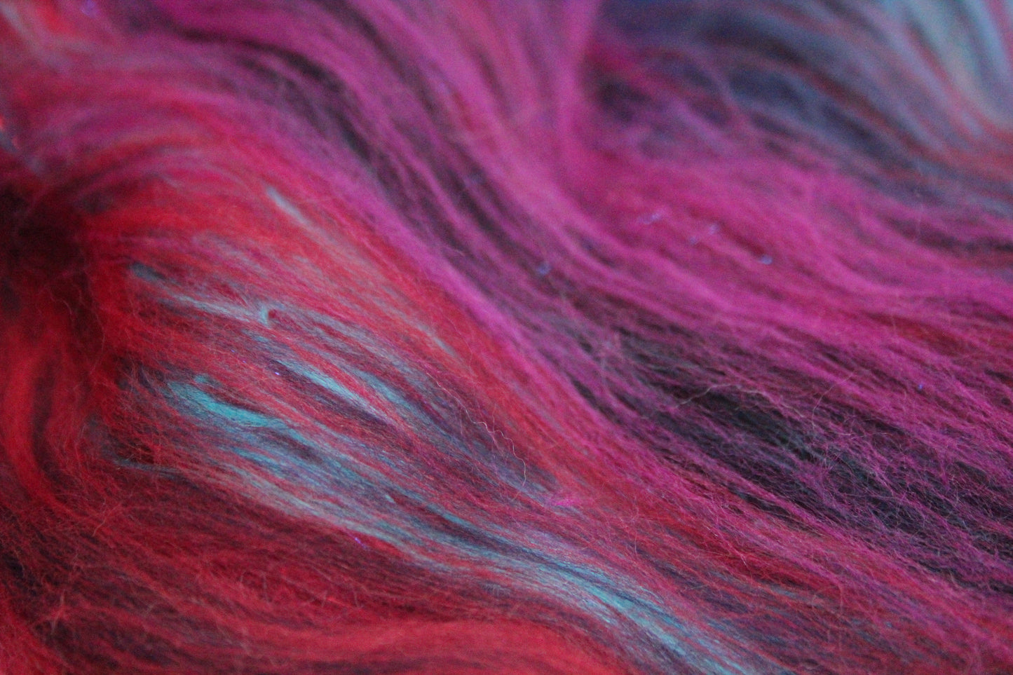 Merino Art Batt  - Red Purple Pink -  67 grams 2.3 oz - Wool for felting, spinning and weaving