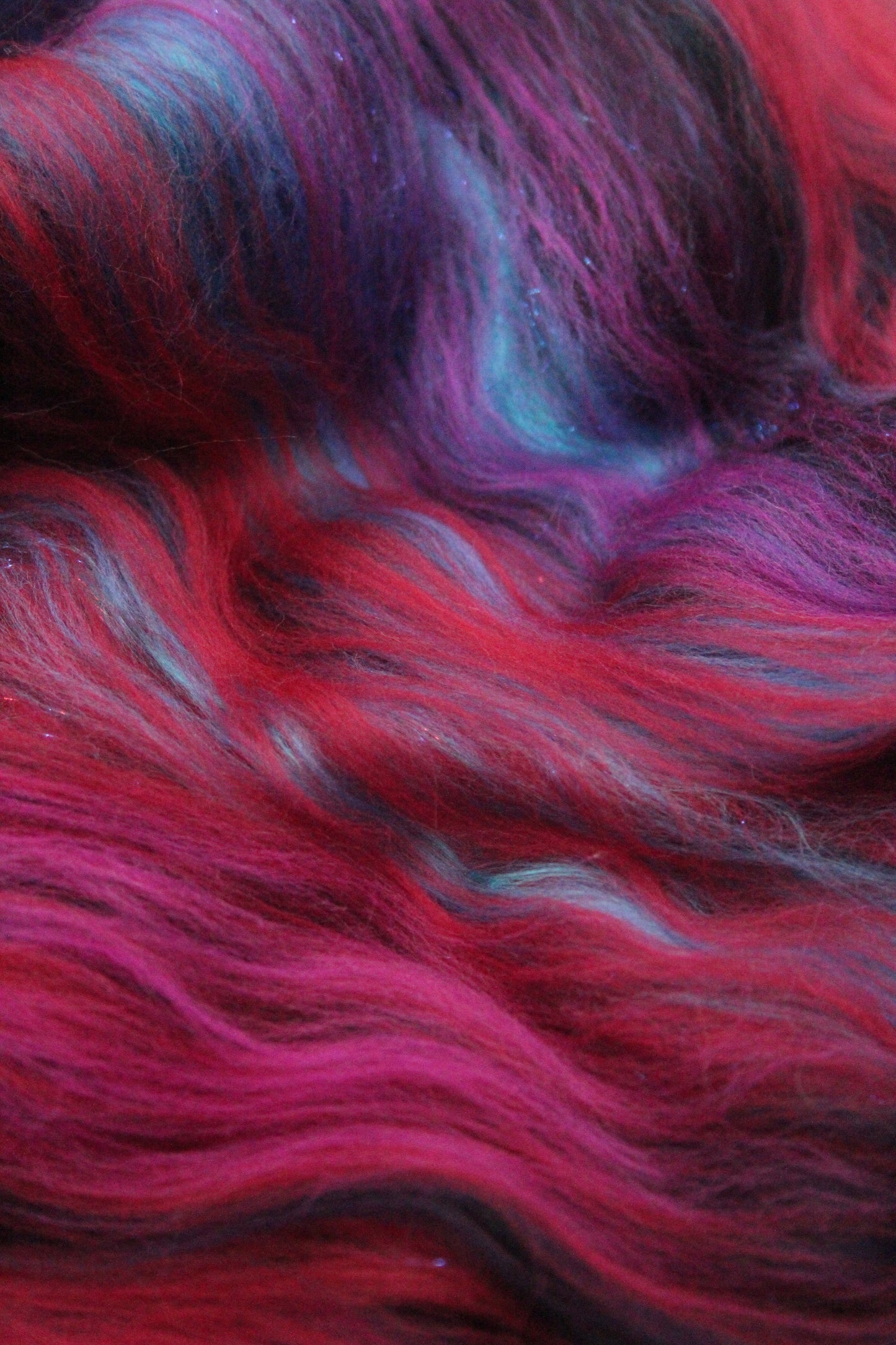 Merino Art Batt  - Red Purple Pink -  67 grams 2.3 oz - Wool for felting, spinning and weaving