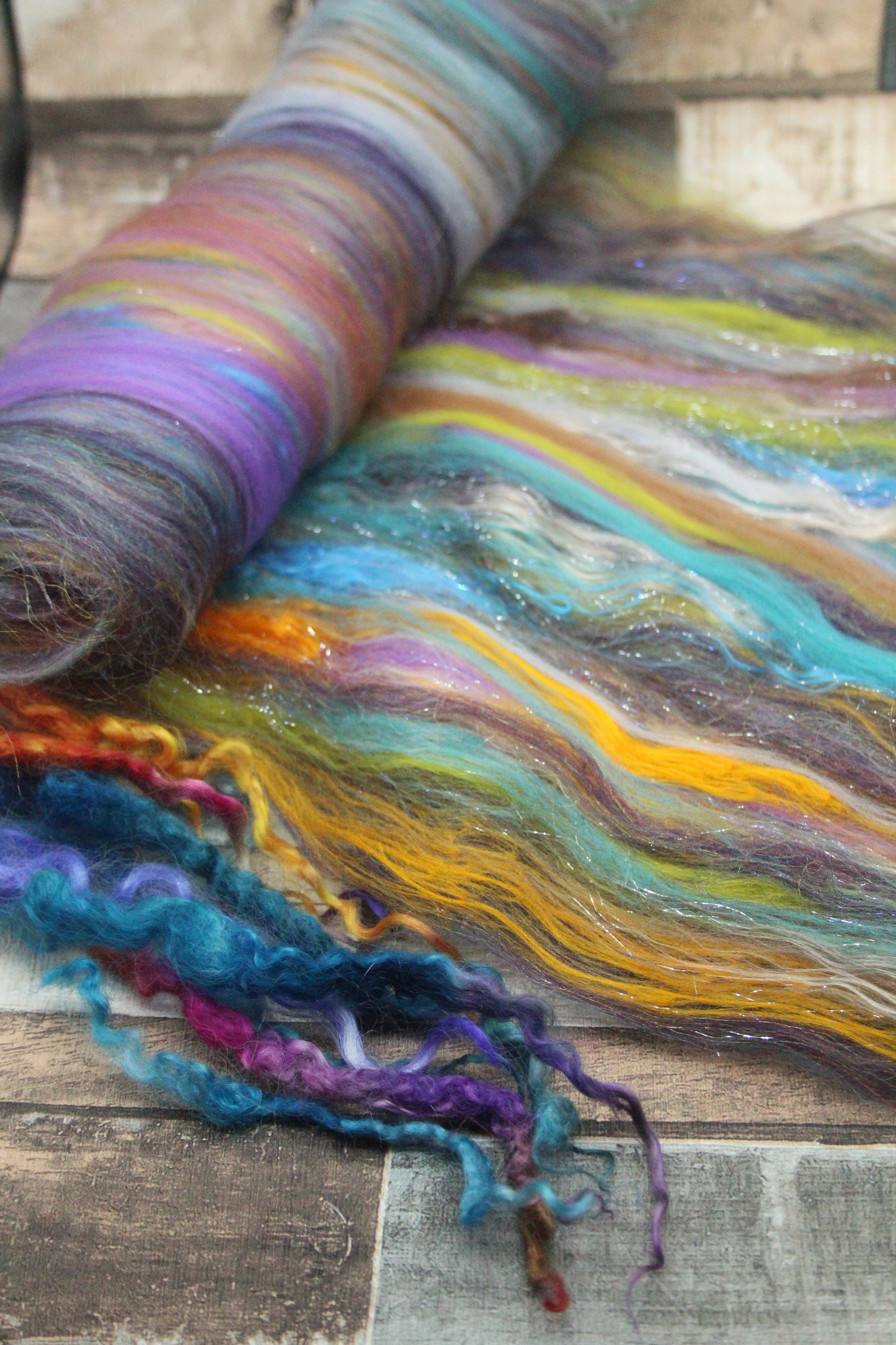 Merino Art Batt  - Green Purple Brown  -  56 grams 1.9 oz - 3 grams of locks - Wool for felting, spinning and weaving
