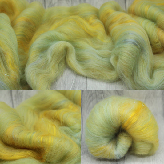 Merino Art Batt  - Yellow Aqua - 34 grams 1.1 oz - Wool for felting, spinning and weaving