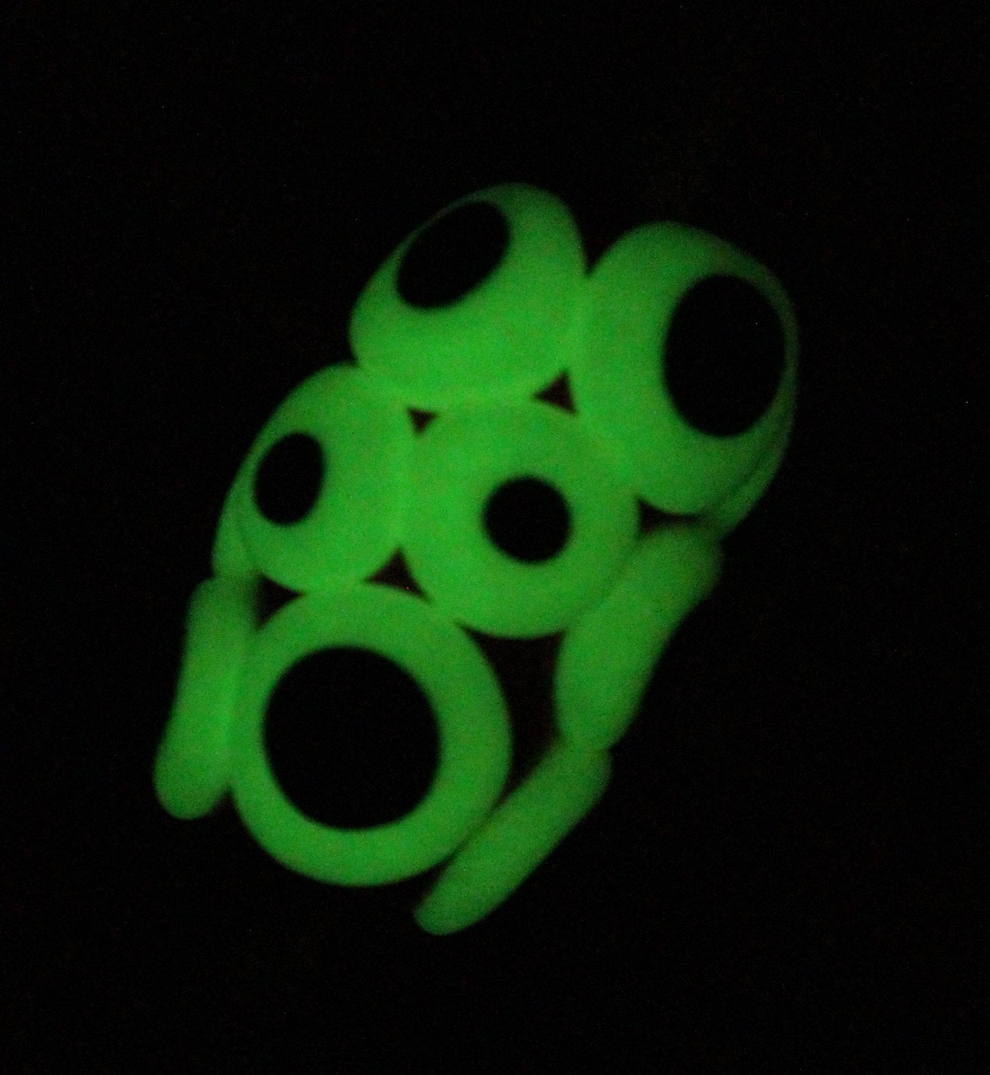 Alien eye bead with 6mm hole - Glow in the Dark